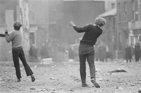 Gilles Caron - Manifestations anticatholiques à Londonderry, 1969