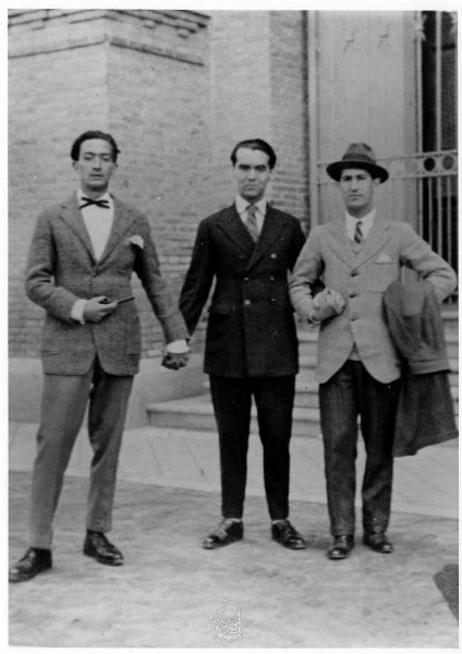 Salvador Dalí, Federico García Lorca y Pepín Bello en el Museo de Ciencias Naturales de Madrid, 1925.