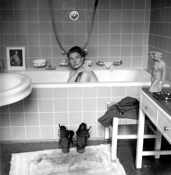 David E. Scherman - Lee Miller se da un baño en la residencia de Múnich de Adolf Hitler, 1945. David E. Scherman (The life picture collection/Getty Images).